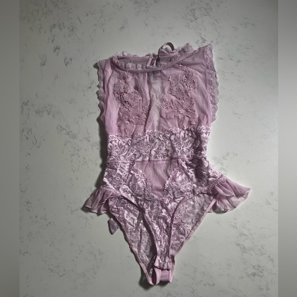 Lingerie bodysuit